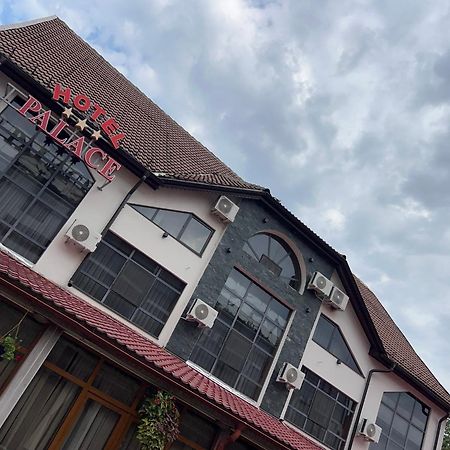 Hotel Palace Târgu Jiu Zewnętrze zdjęcie