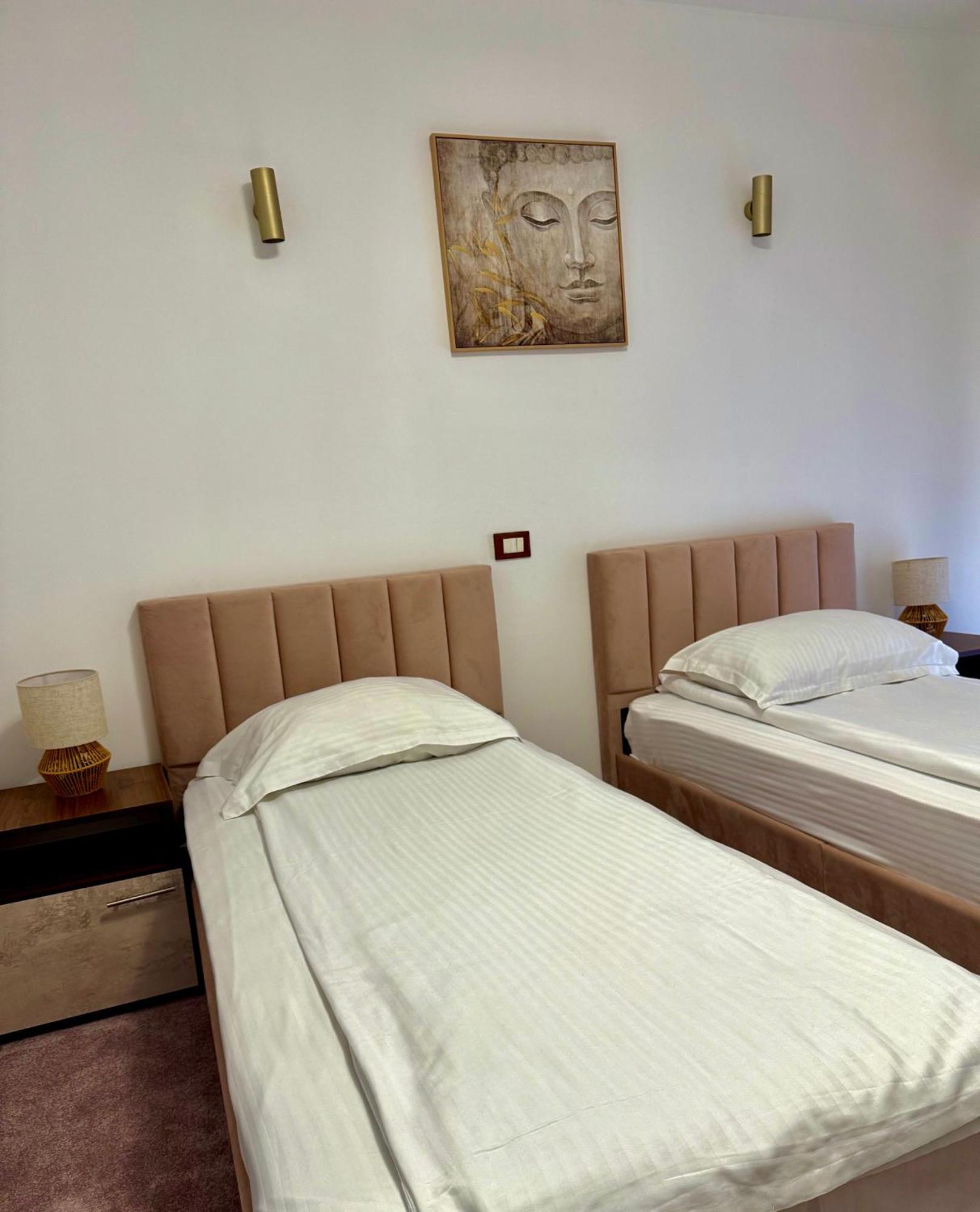 Hotel Palace Târgu Jiu Zewnętrze zdjęcie