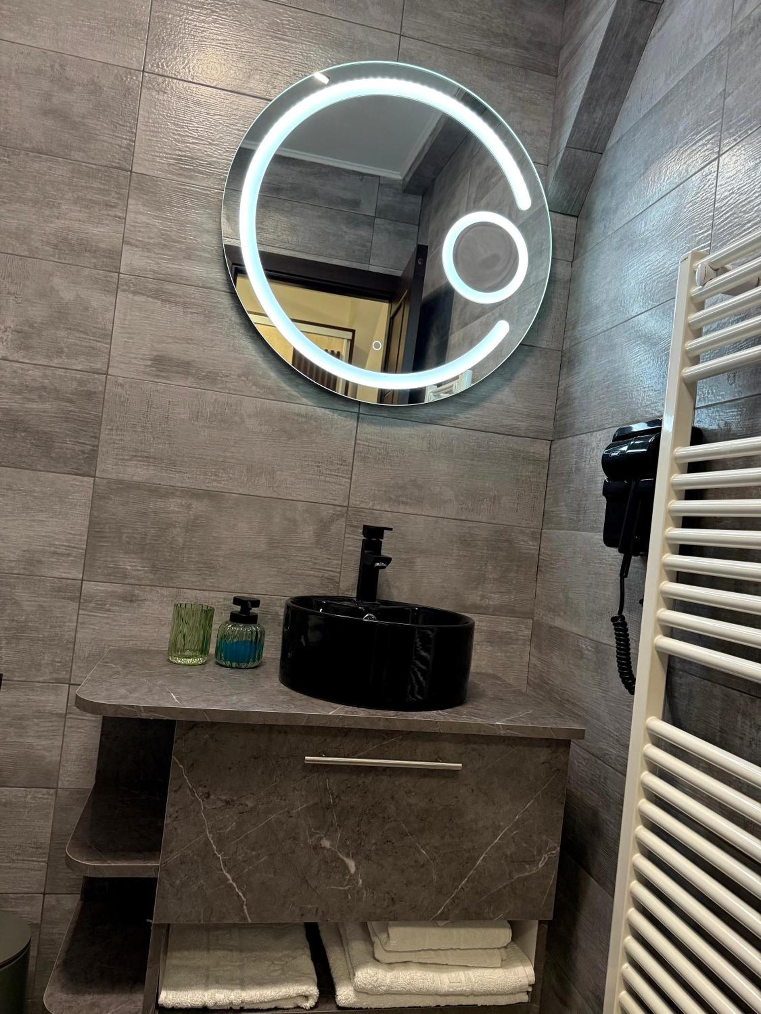Hotel Palace Târgu Jiu Zewnętrze zdjęcie