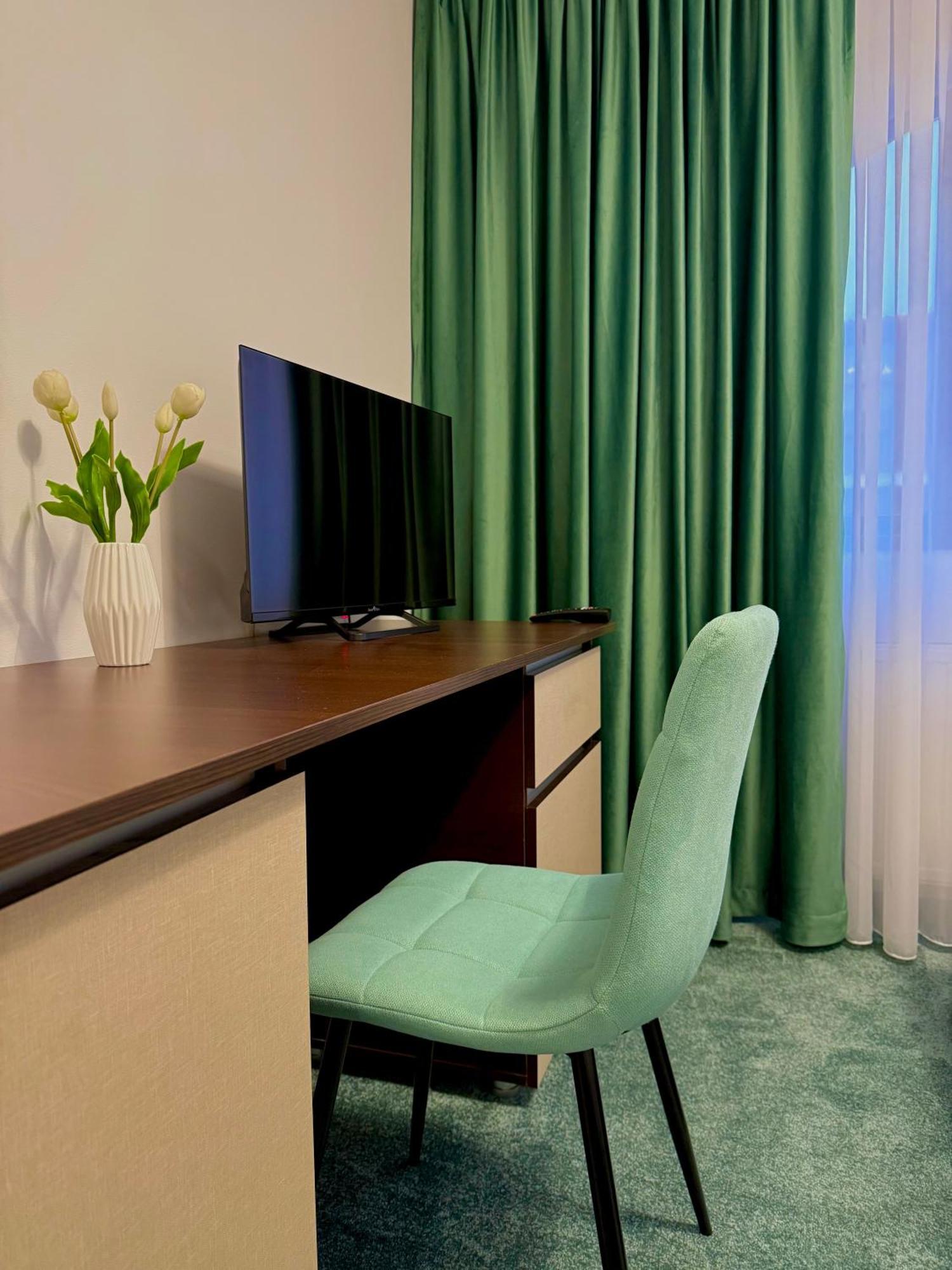 Hotel Palace Târgu Jiu Zewnętrze zdjęcie