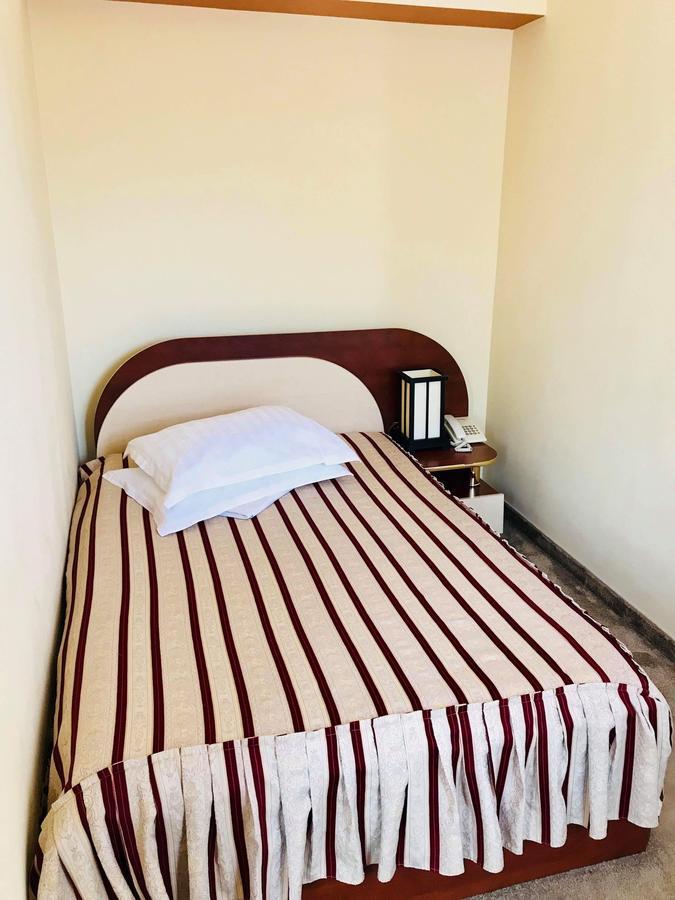 Hotel Palace Târgu Jiu Zewnętrze zdjęcie